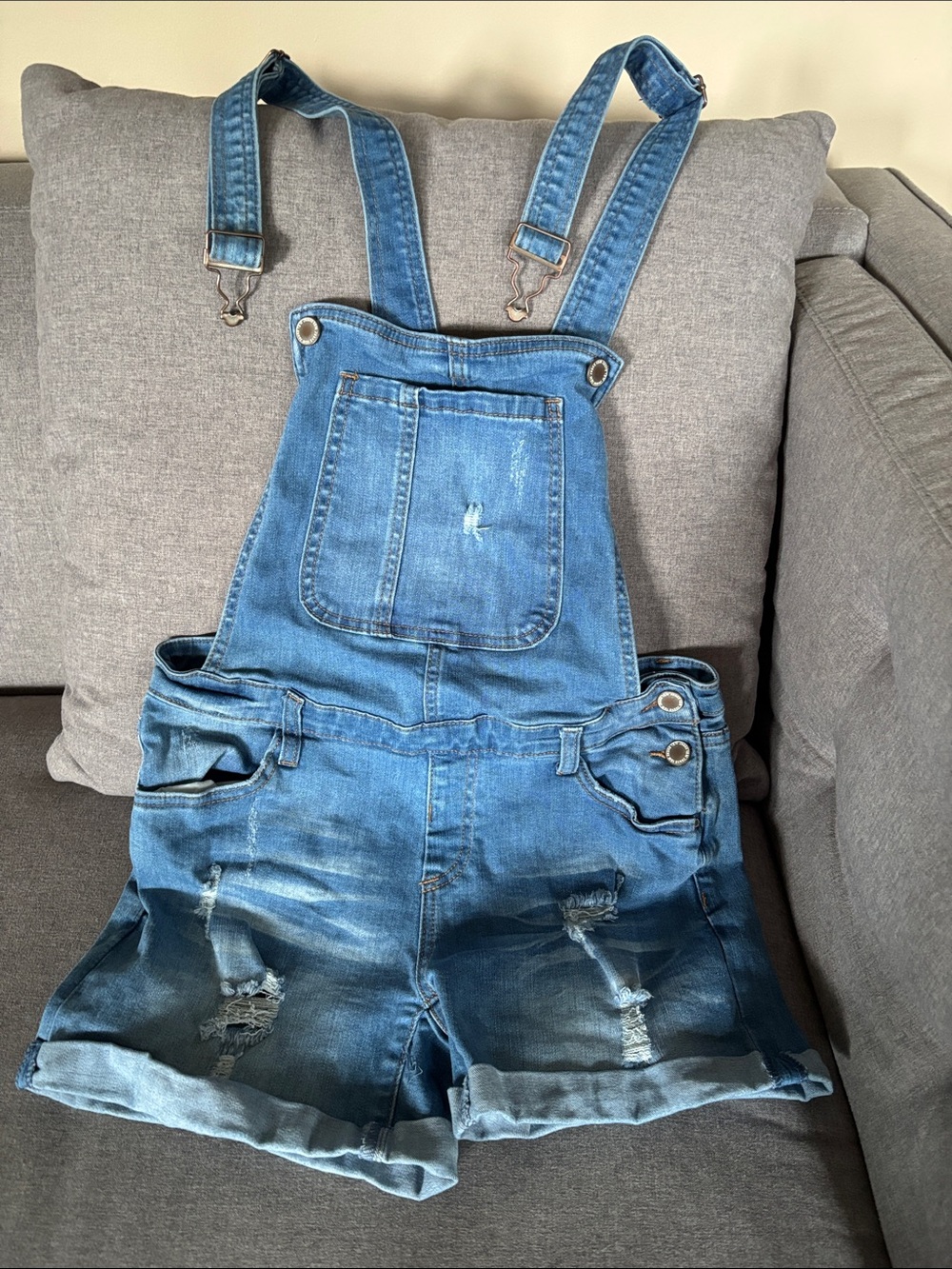 I & M shorts women's size large junior sizing overall short with bib Cuffed